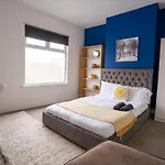 Cozy 4-Bedroom In Coventry: Your Home Away From Home